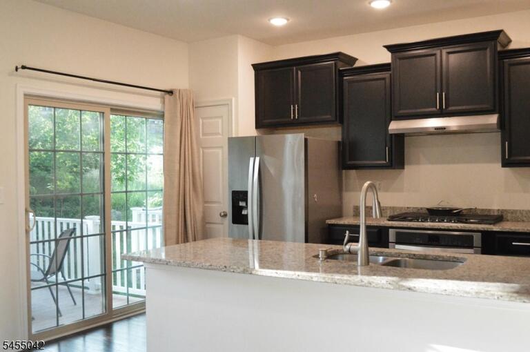 Property listing MLS 4047861 photo 3