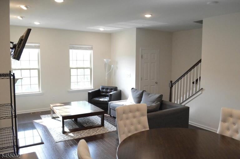 Property listing MLS 4047861 photo 6
