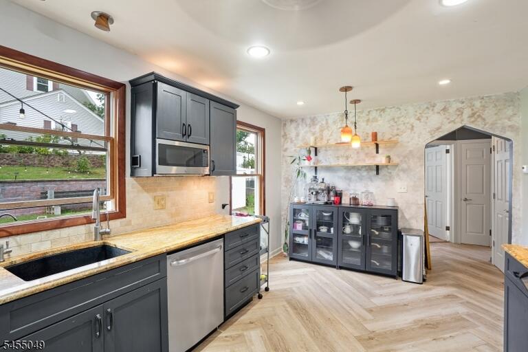 Property listing MLS 4047870 photo 5