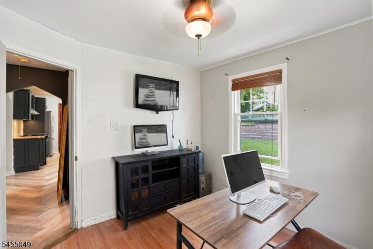 Property listing MLS 4047870 photo 9