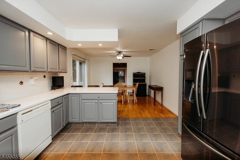 Property listing MLS 4047881 photo 10