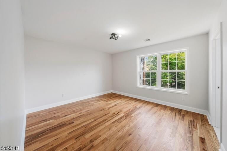 Property listing MLS 4047965 photo 3