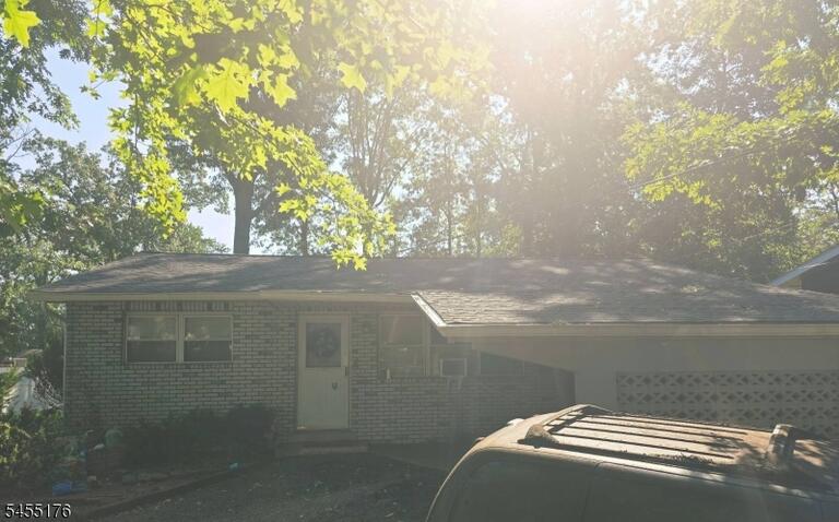 Property listing MLS 4047988 photo 1