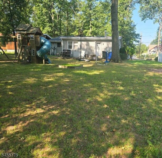 Property listing MLS 4047988 photo 2
