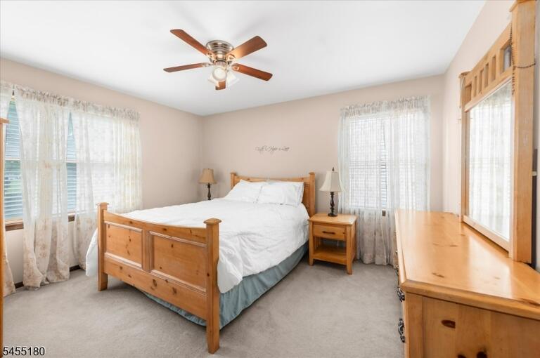 Property listing MLS 4048003 photo 17