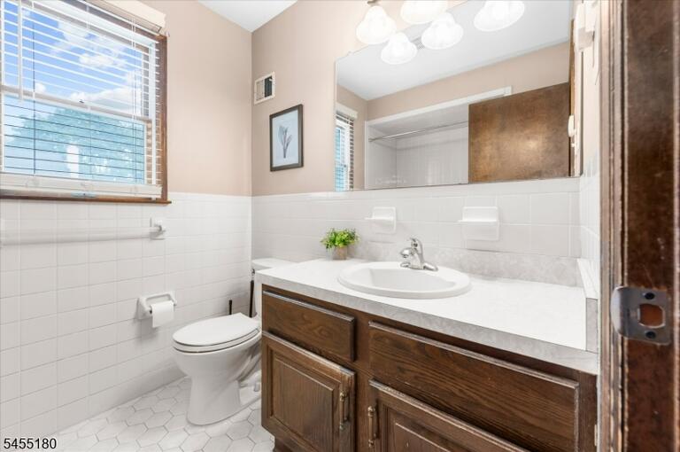 Property listing MLS 4048003 photo 19