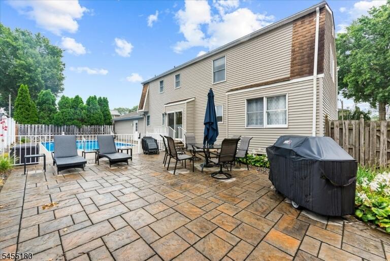 Property listing MLS 4048003 photo 21