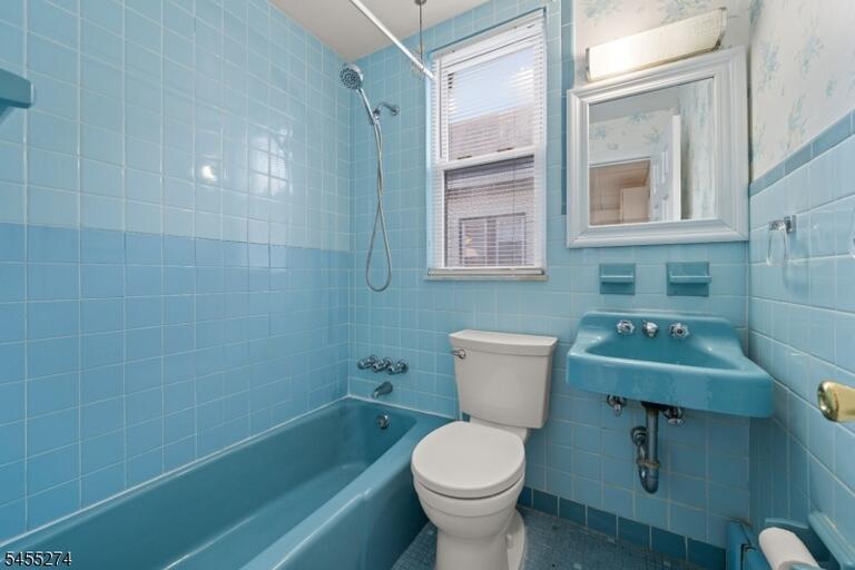 Property listing MLS 4048077 photo 9