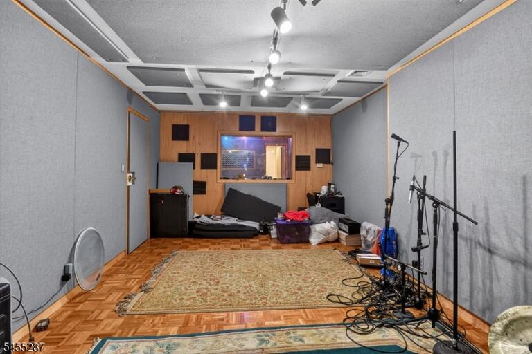 image-4048097-41.jpeg
