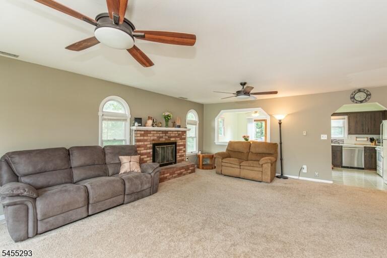 Property listing MLS 4048099 photo 7