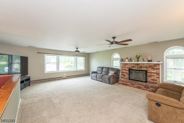 Property listing MLS 4048099 photo 8