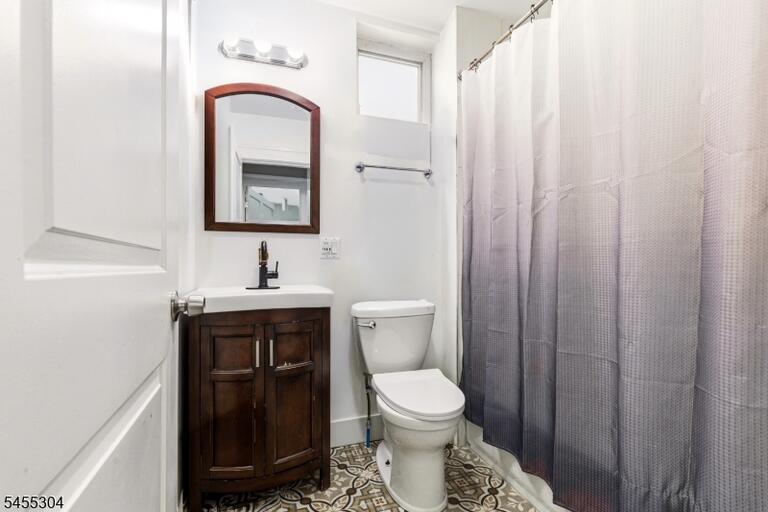 Property listing MLS 4048104 photo 6