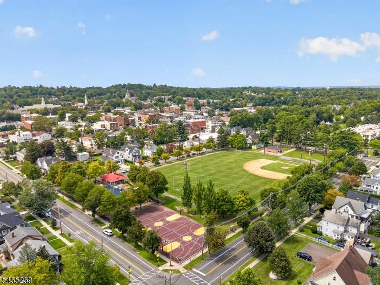image-4048119-48.jpeg