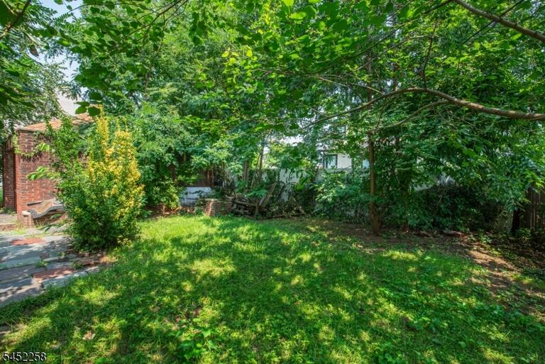 Property listing MLS 4048146 photo 23