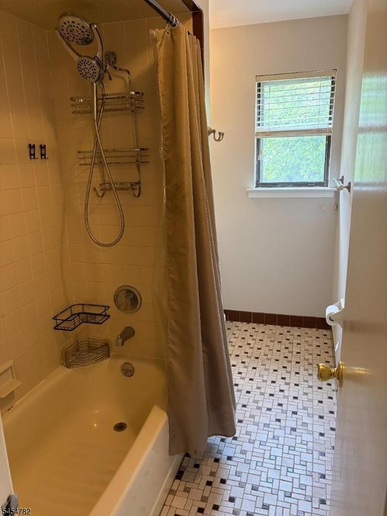 Property listing MLS 4048164 photo 14