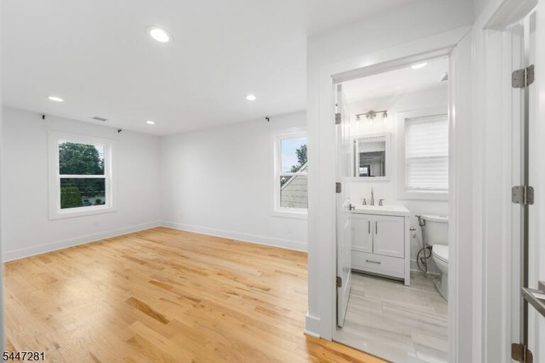 Property listing MLS 4048182 photo 17