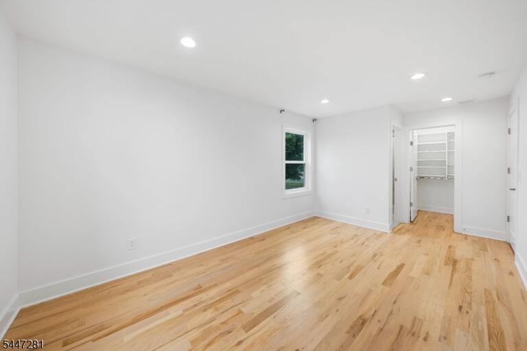 Property listing MLS 4048182 photo 18