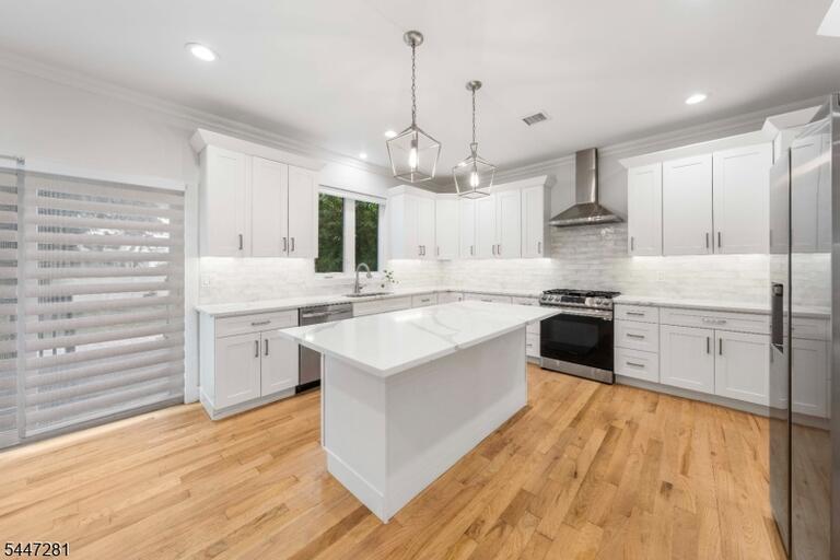 Property listing MLS 4048182 photo 8