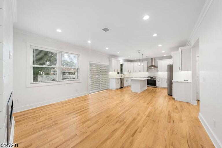 Property listing MLS 4048182 photo 9