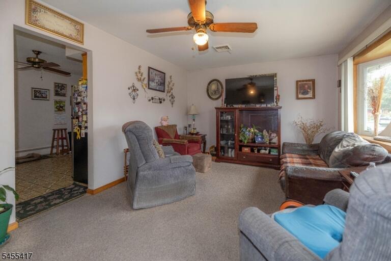Property listing MLS 4048250 photo 3