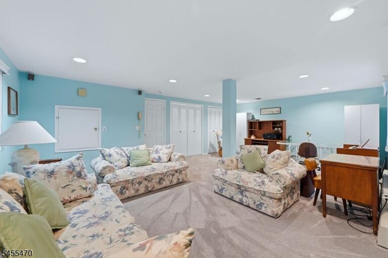 Property listing MLS 4048277 photo 28