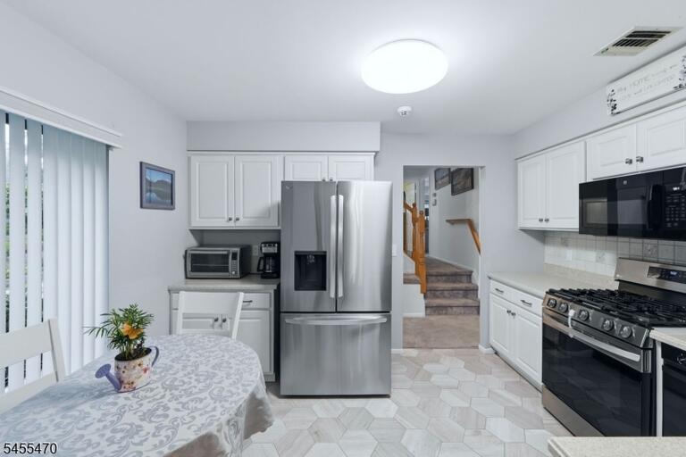 Property listing MLS 4048277 photo 8