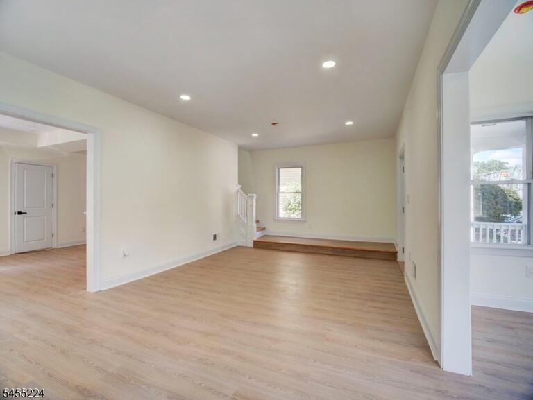 Property listing MLS 4048286 photo 8
