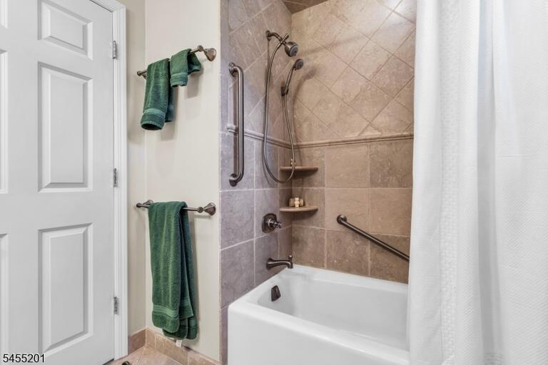 Property listing MLS 4048303 photo 27