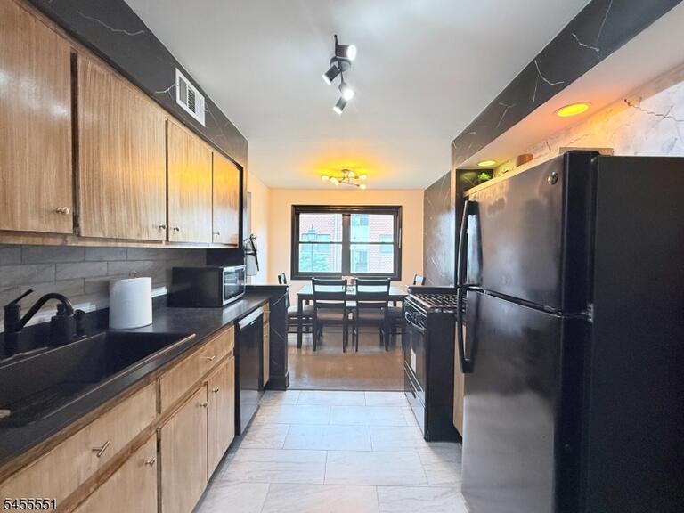 Property listing MLS 4048353 photo 10