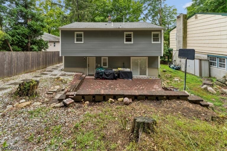 Property listing MLS 4048392 photo 4