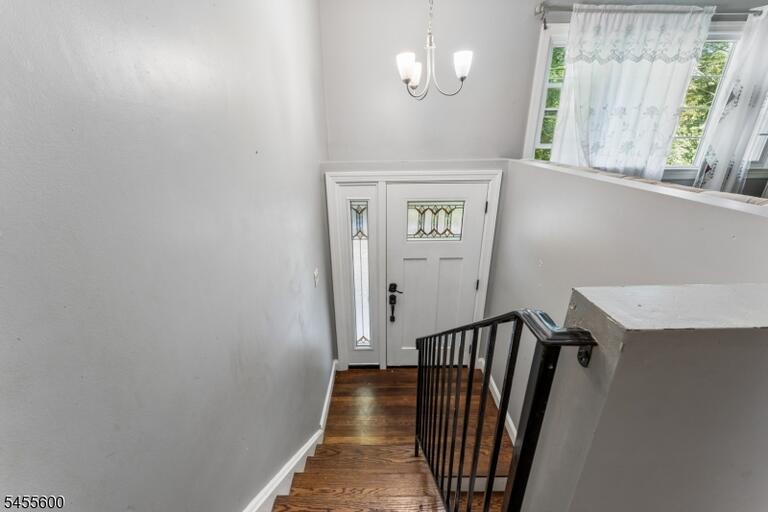 Property listing MLS 4048392 photo 8