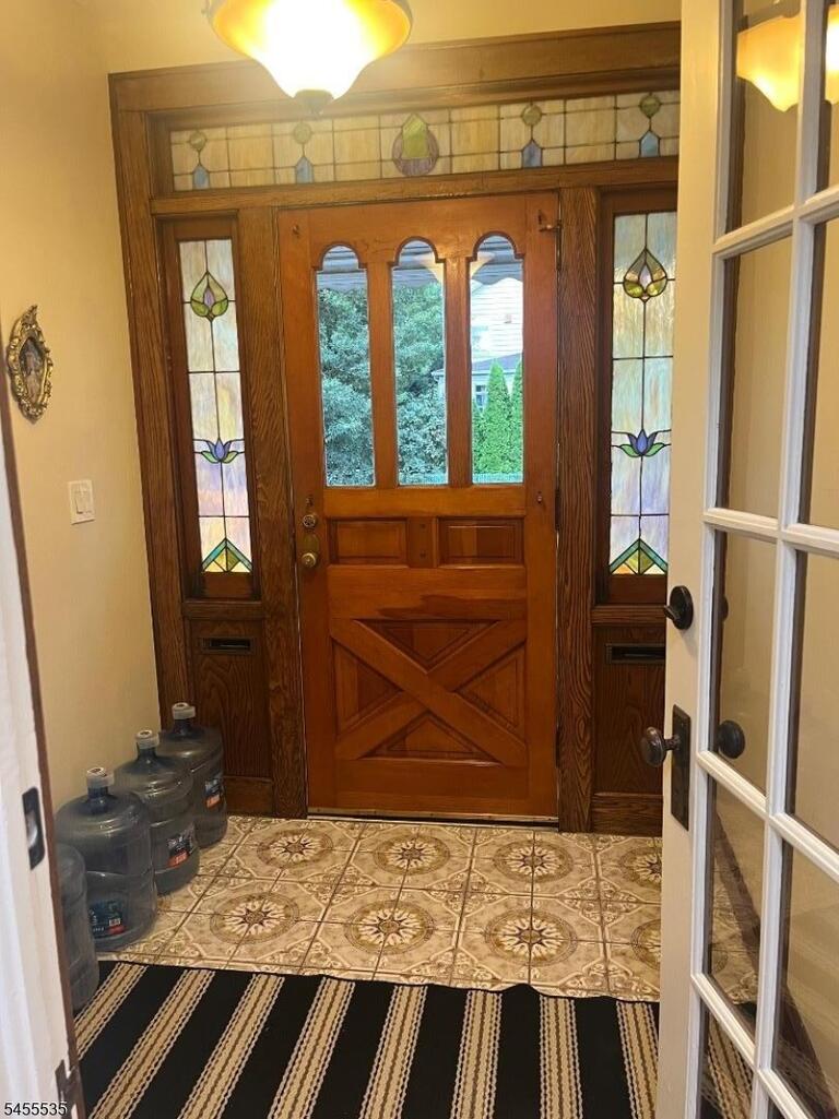 Property listing MLS 4048393 photo 3
