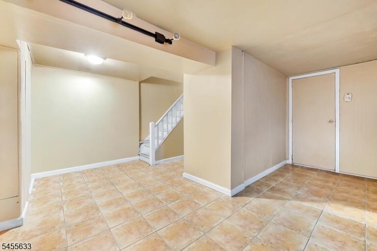 Property listing MLS 4048405 photo 12