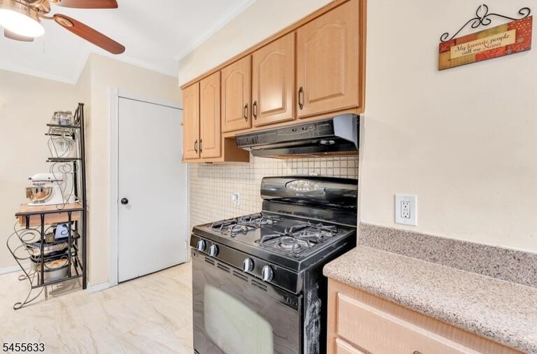 Property listing MLS 4048405 photo 6