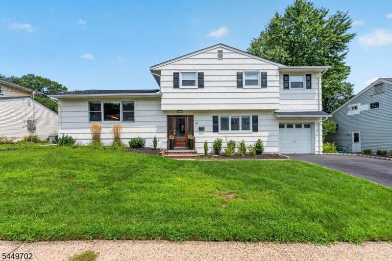 Property listing MLS 4048408 photo 1