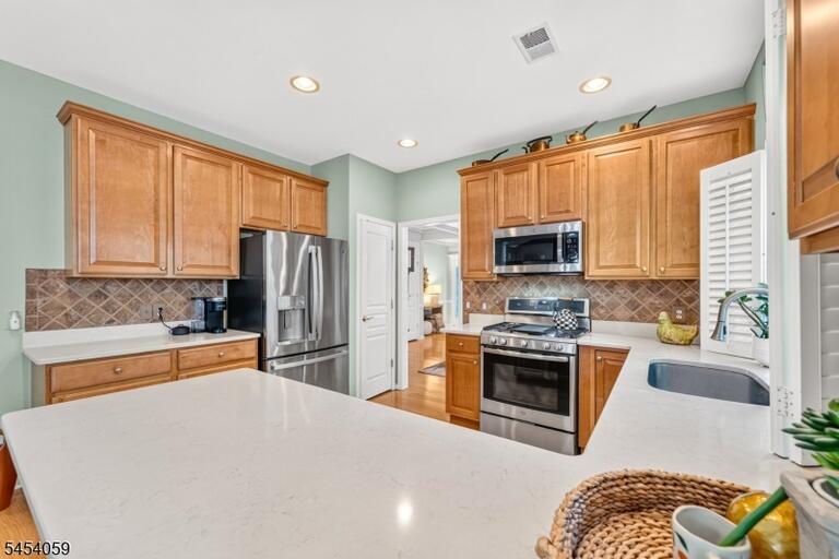 Property listing MLS 4048416 photo 14