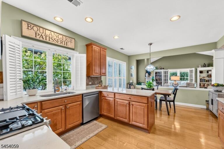 Property listing MLS 4048416 photo 15