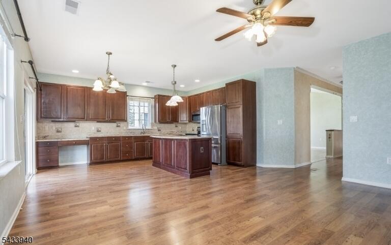 Property listing MLS 4048421 photo 10