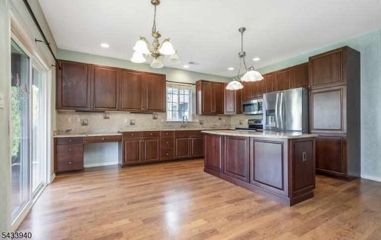 Property listing MLS 4048421 photo 11