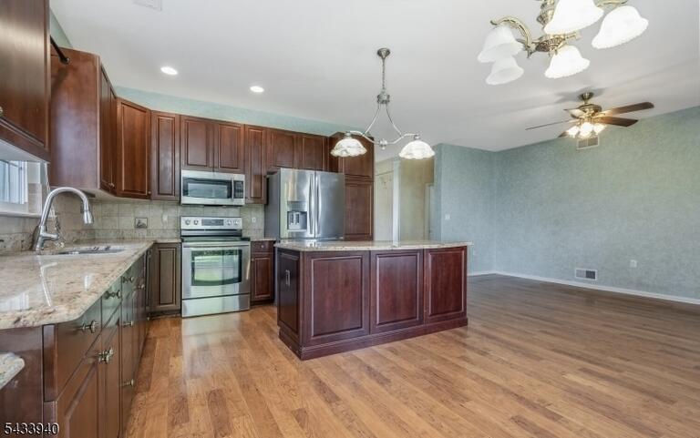 Property listing MLS 4048421 photo 12