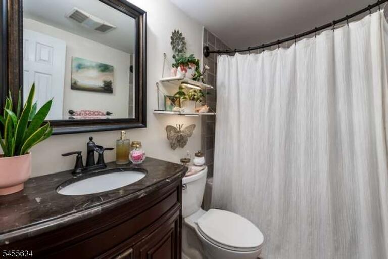 Property listing MLS 4048424 photo 26