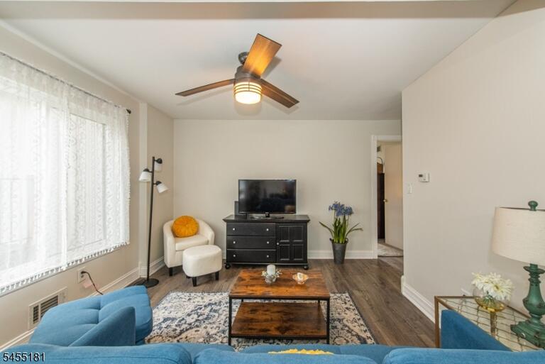 Property listing MLS 4048425 photo 14