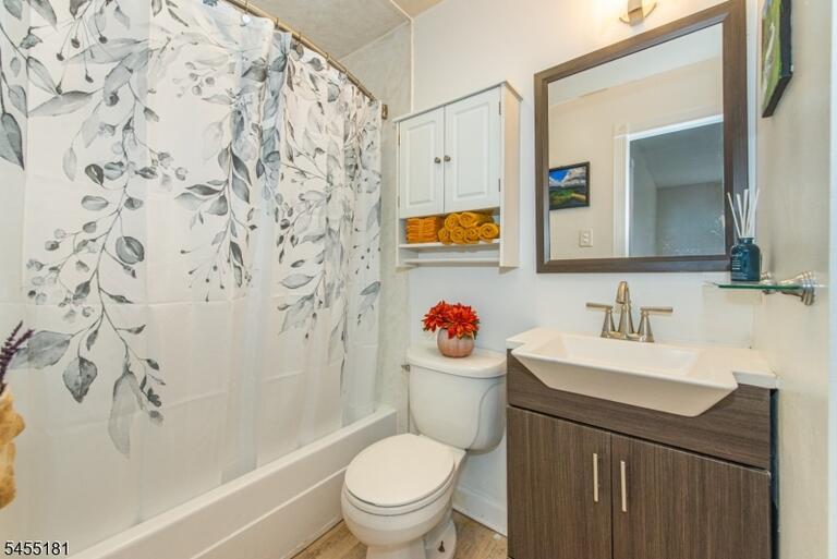 Property listing MLS 4048425 photo 22