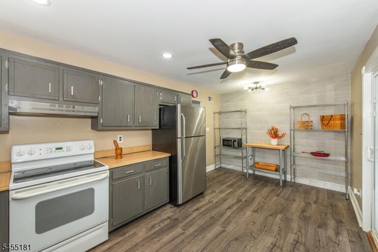Property listing MLS 4048425 photo 8