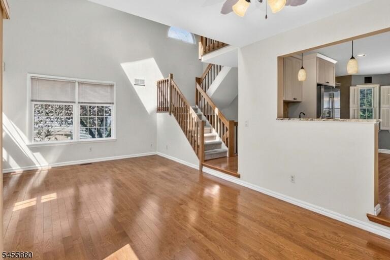 Property listing MLS 4048435 photo 7