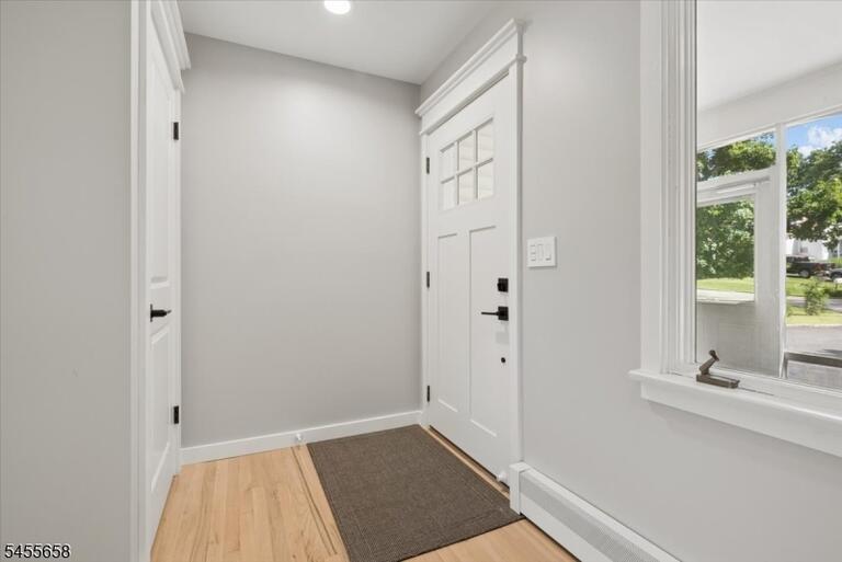 Property listing MLS 4048436 photo 5