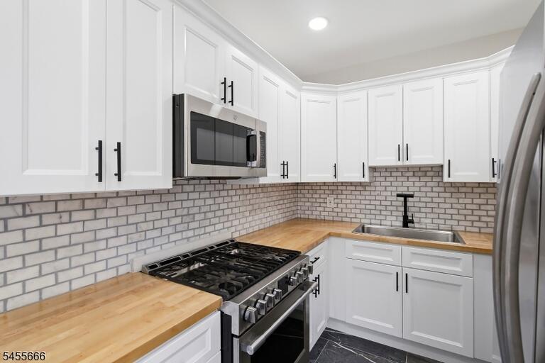 Property listing MLS 4048441 photo 11