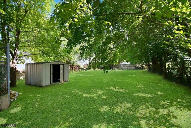 Property listing MLS 4048441 photo 25