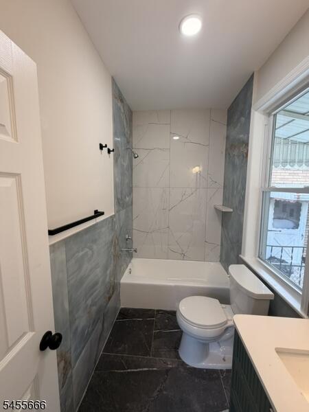 Property listing MLS 4048441 photo 9