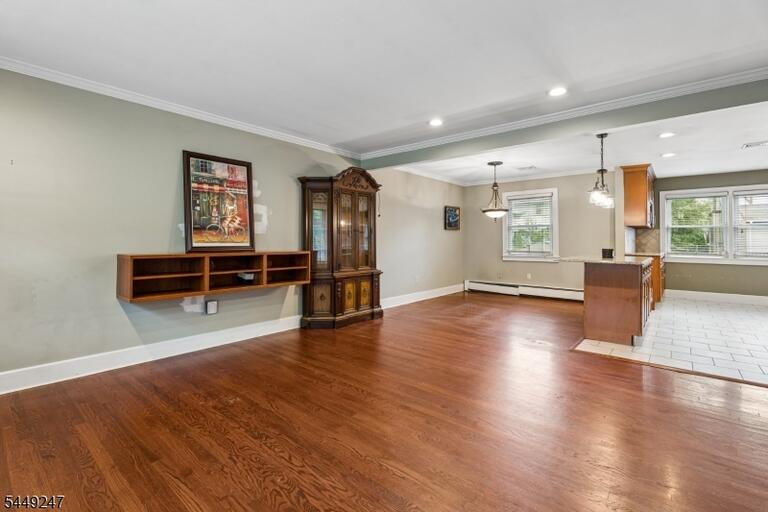 Property listing MLS 4048442 photo 4